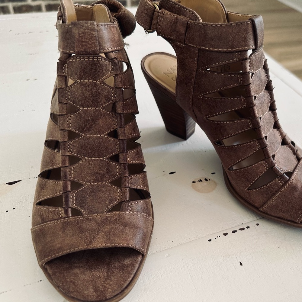 Women’s Naturalizer Talan Sandals.  Size 7.5